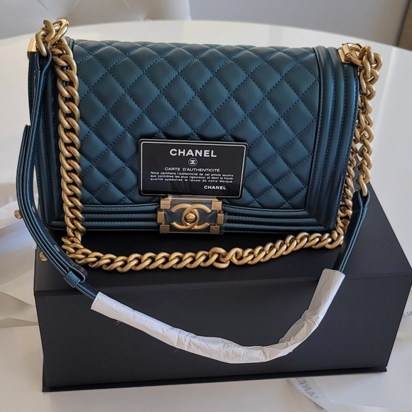🦋 Chanel Boy Handbag - Picture 10 of 11